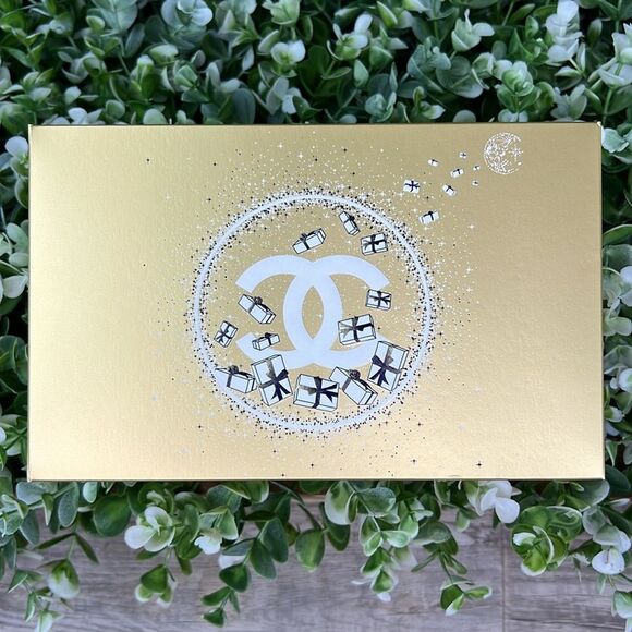 Chanel Limited Edition Gold Gift Box A Sight To See - Picture 1 of 7